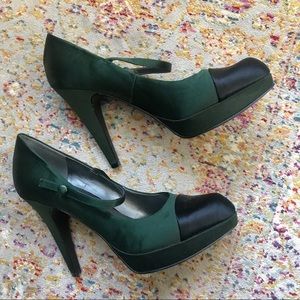 NINE WEST DARK GREEN AND BLACK PLATFORM HEELS